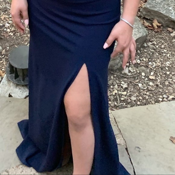 Formal dress - Picture 2 of 5